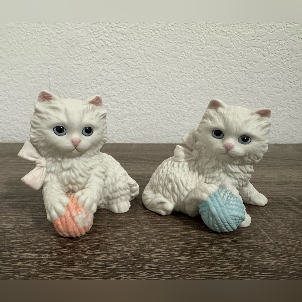 Homco Set Persian Kitten Cats with Yarn Balls